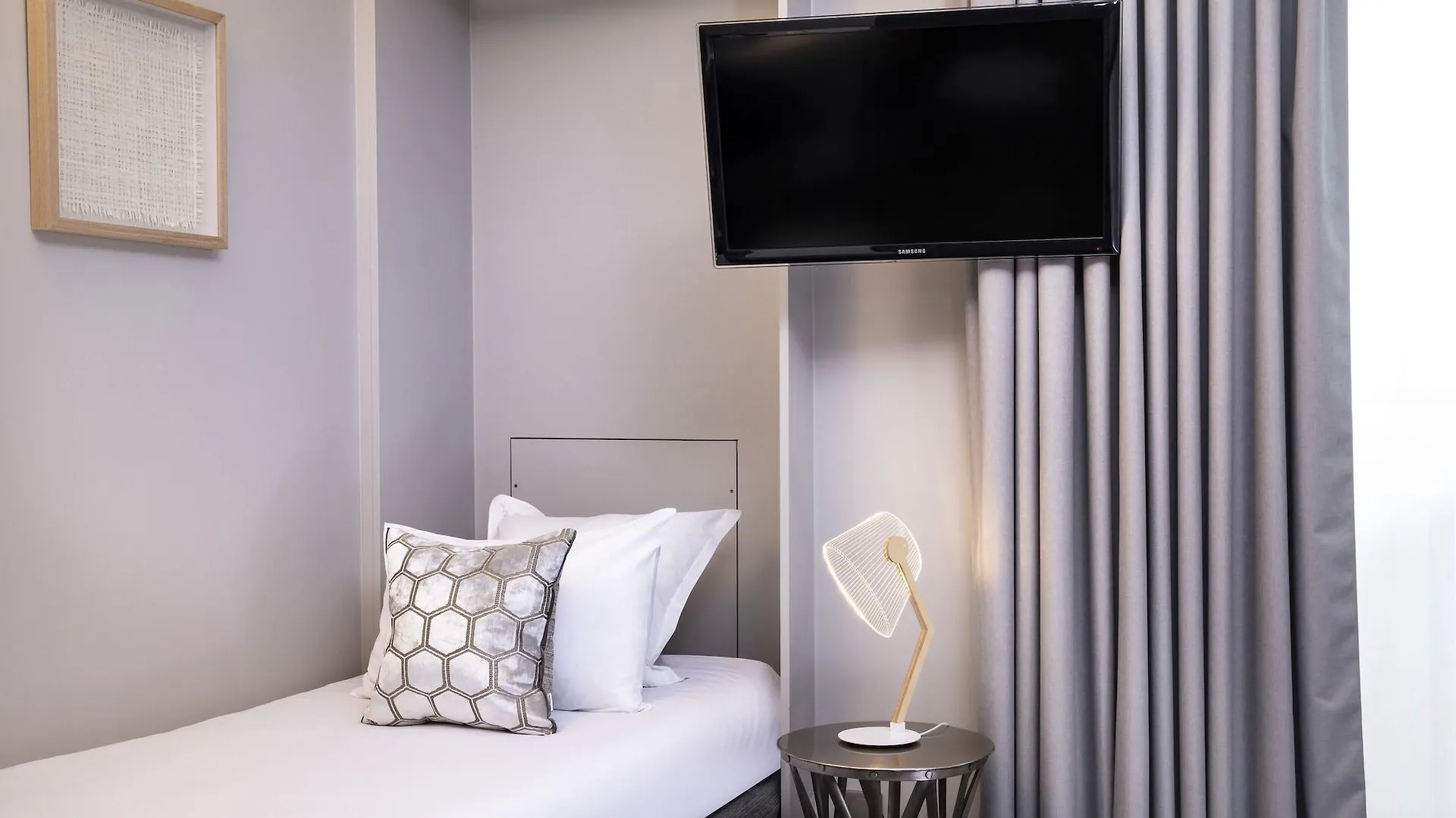 Bastille Hotel