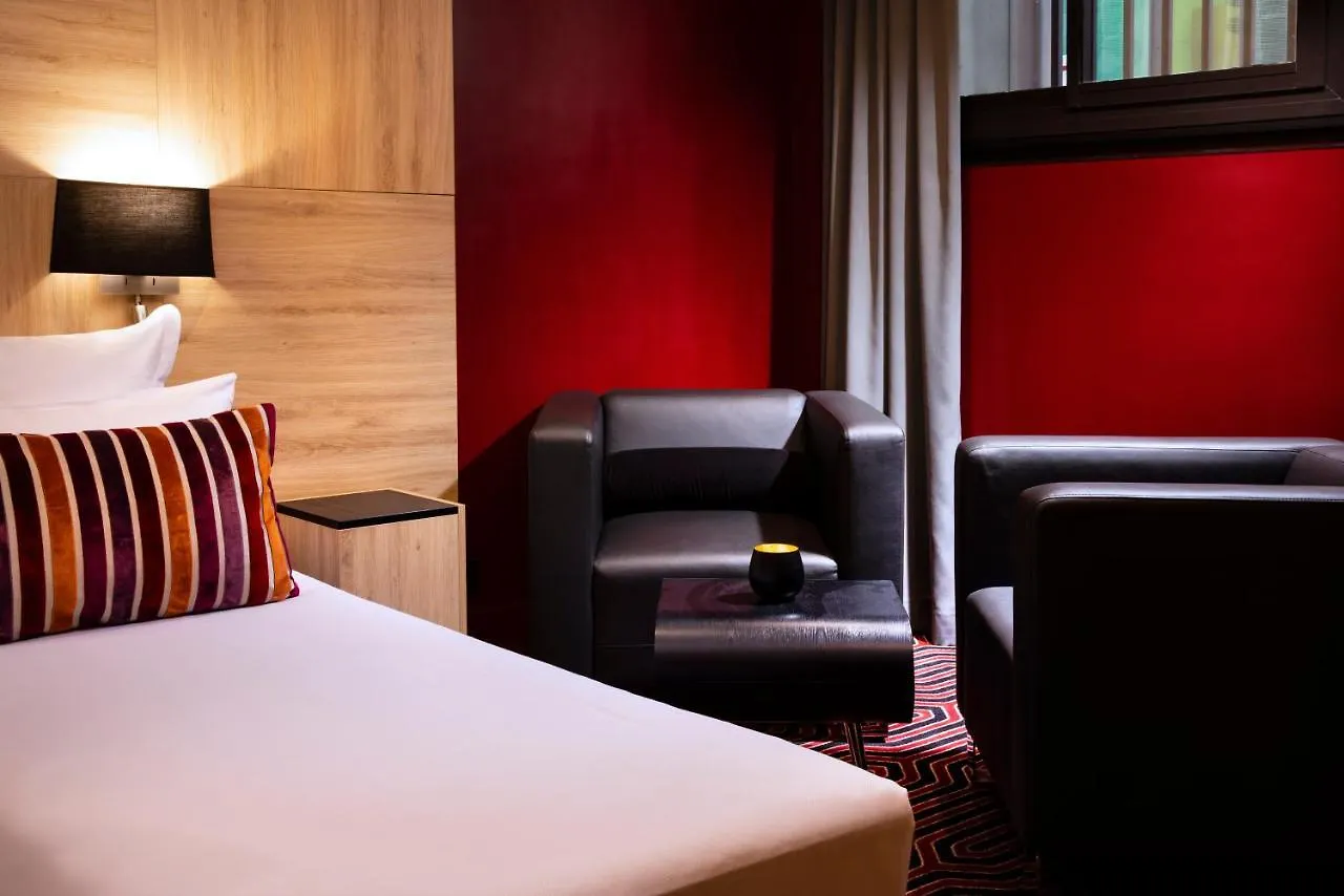 Bastille Hotel 3*